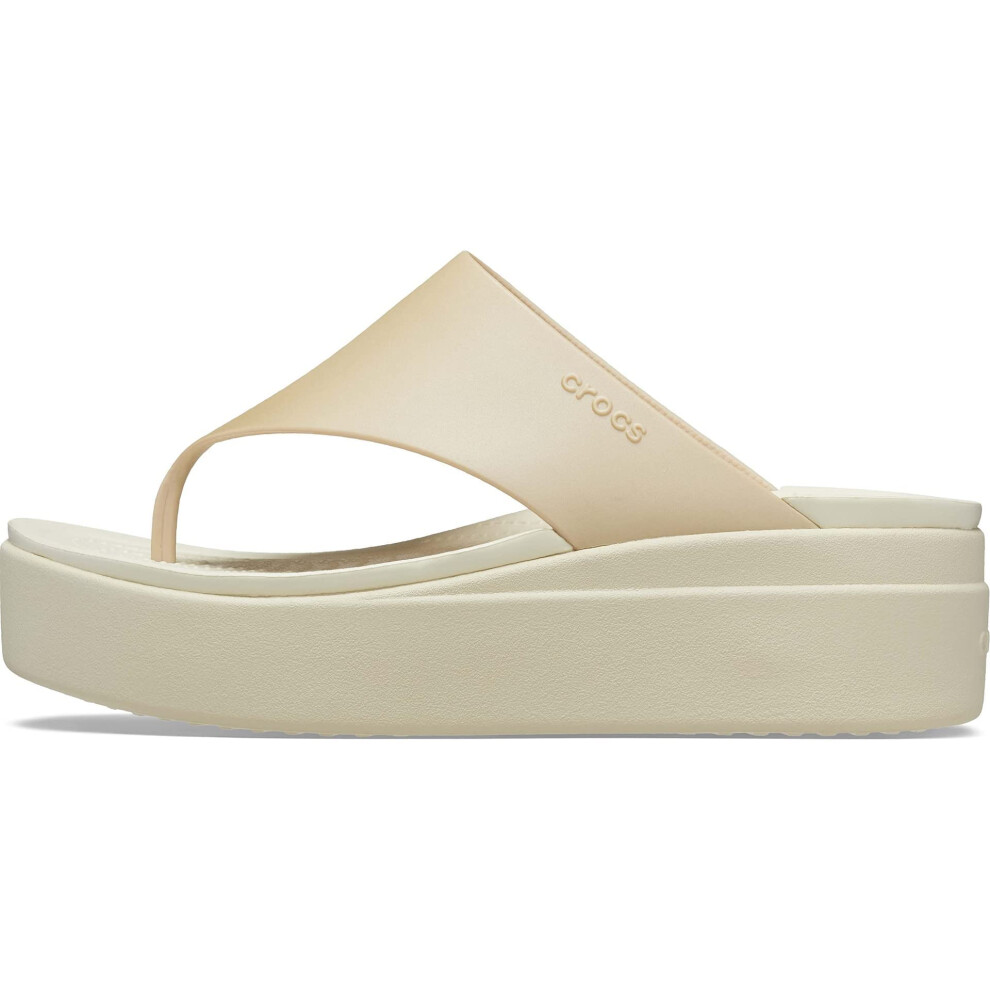 Crocs Women's Brooklyn Platform Flip Flops  Champagne/Bone  Numeric_8