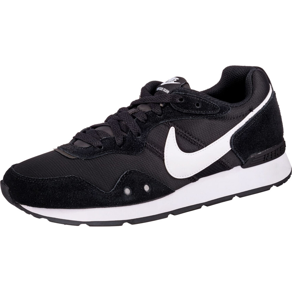 Nike Venture Runner Black/White/Black 9 D (M)