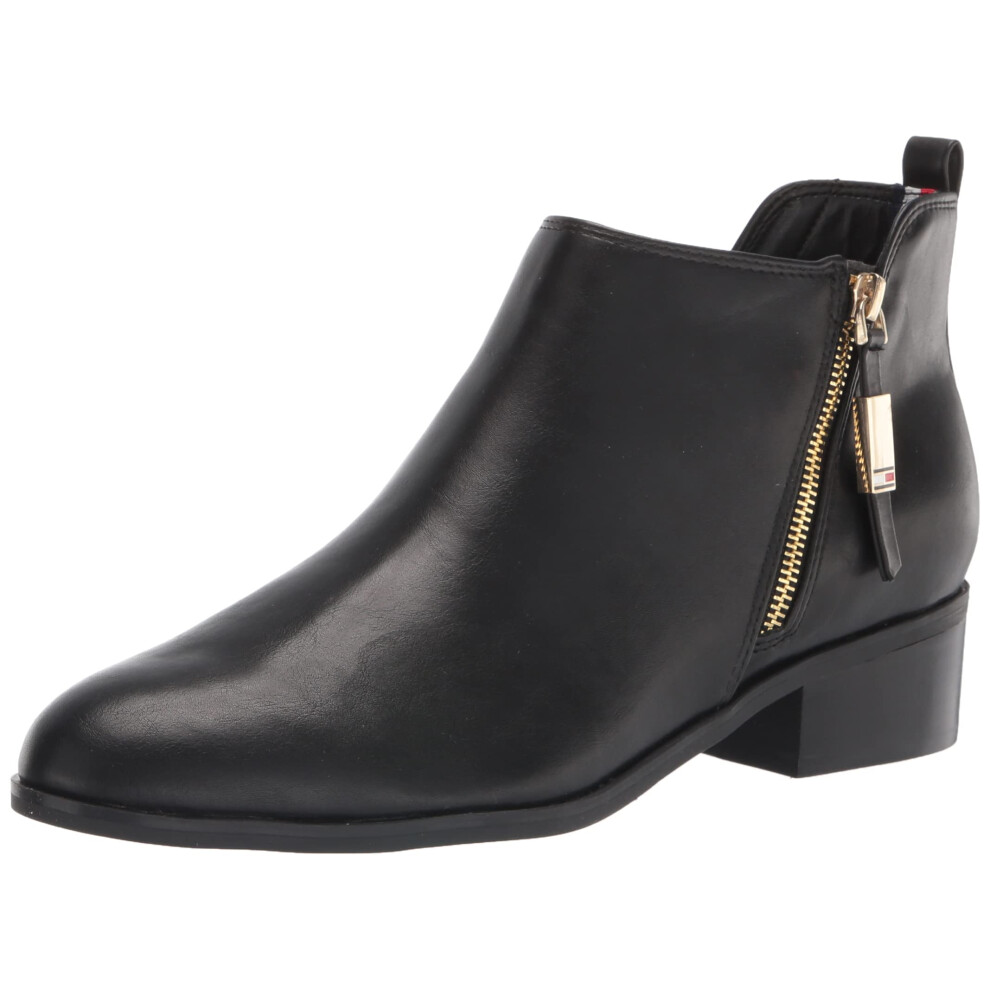 Tommy Hilfiger Women's Wright2 Ankle Boot  Black  6