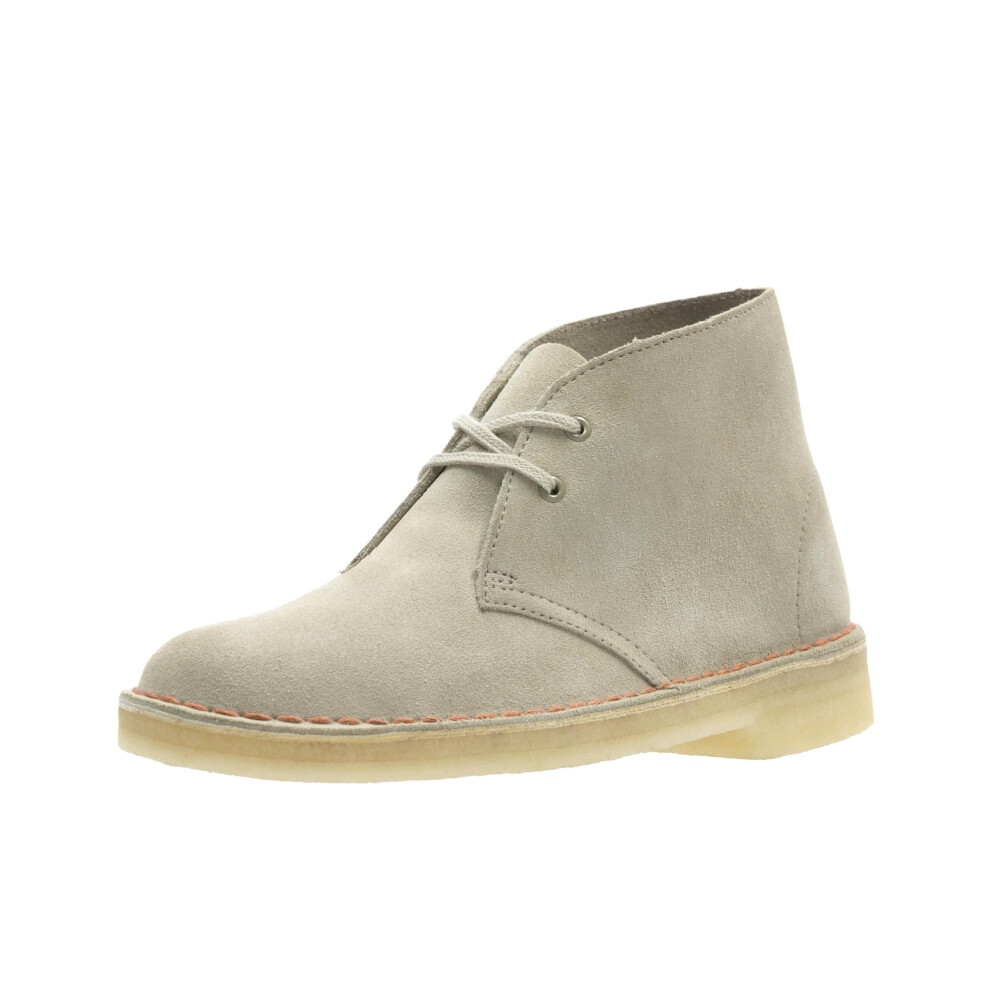 Clarks womens Desert Boot.  Sand Suede  8.5