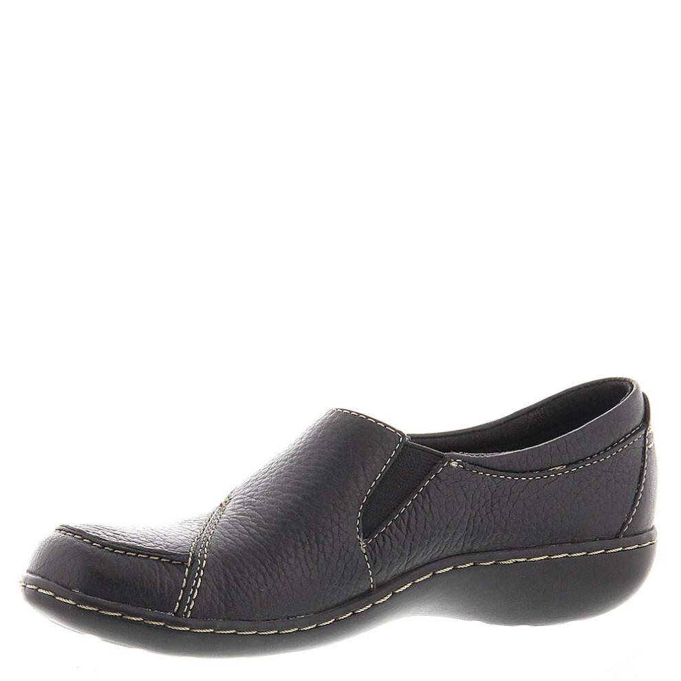 Clarks womens Ashland Lane Q Slip On Loafer  Black  11 Narrow US