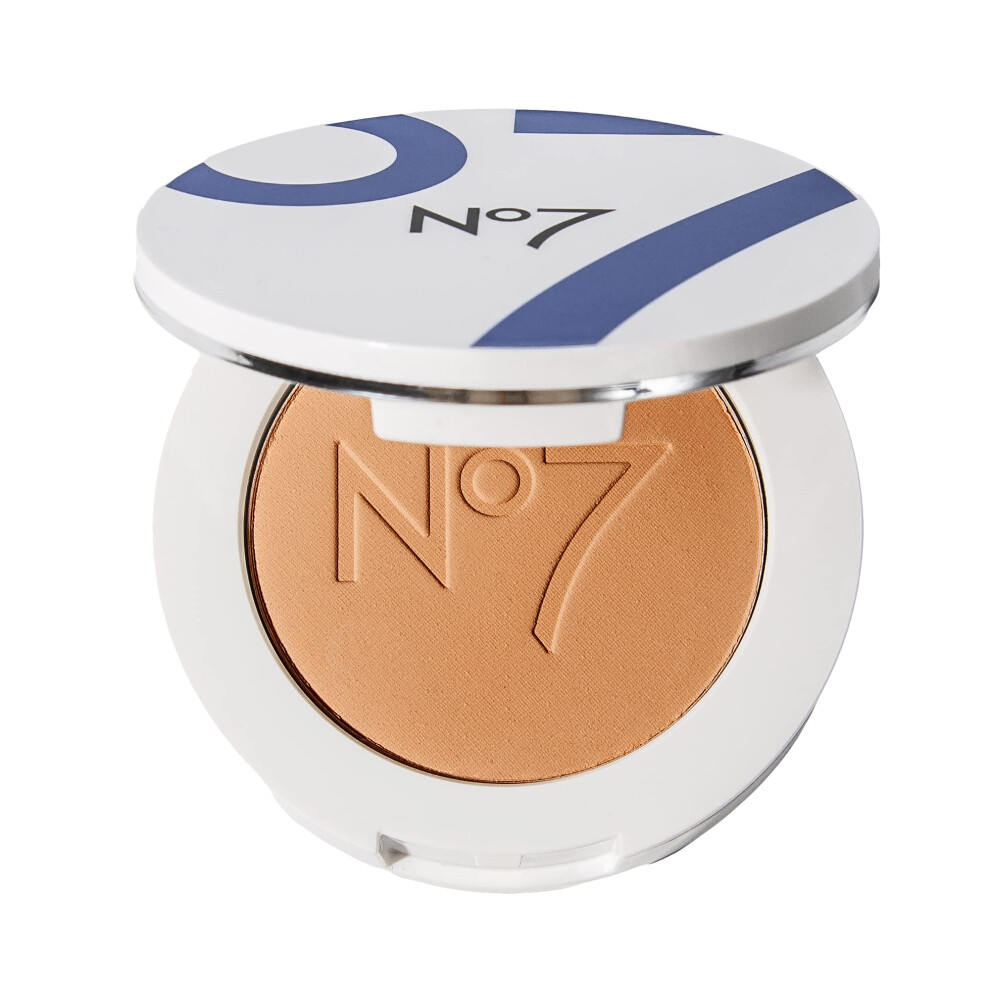 No7 Lift & Luminate Triple Action Powder - Deep - Pressed Makeup Setting Powder for Face - Compact Setting Powder Reduces the Appearance of