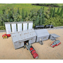 Walthers Inc. Trackside Oil Dealer with Storage Tanks Kit