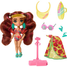 Barbie Extra Fly Minis Reise-Puppe, Strandlook mit pinkgestreiften Zöpfen, Badeanzug, Sarong & Zubehör