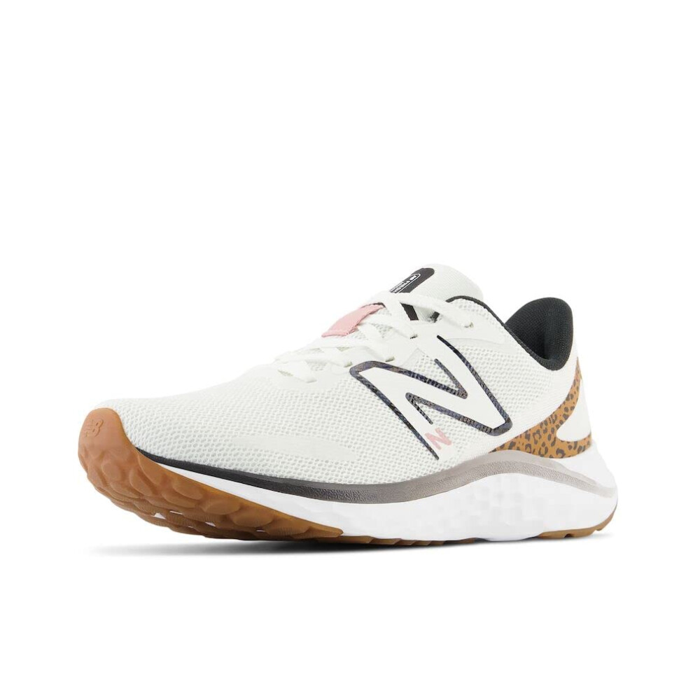 New Balance Women's Fresh Foam Arishi V4 Running Shoe  White/Tobacco