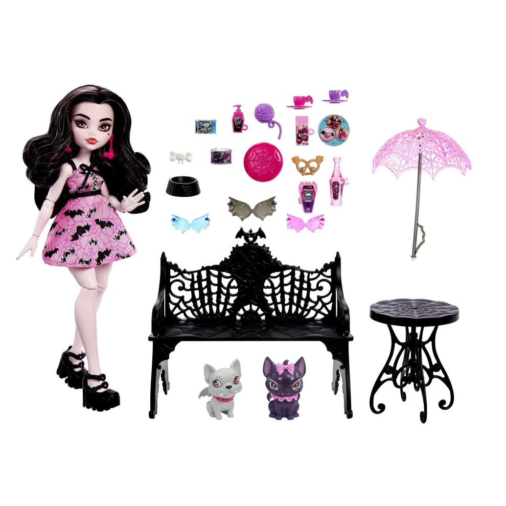 Mattel Monster High Draculaura Bite in The Park Doll and Playset  Medi