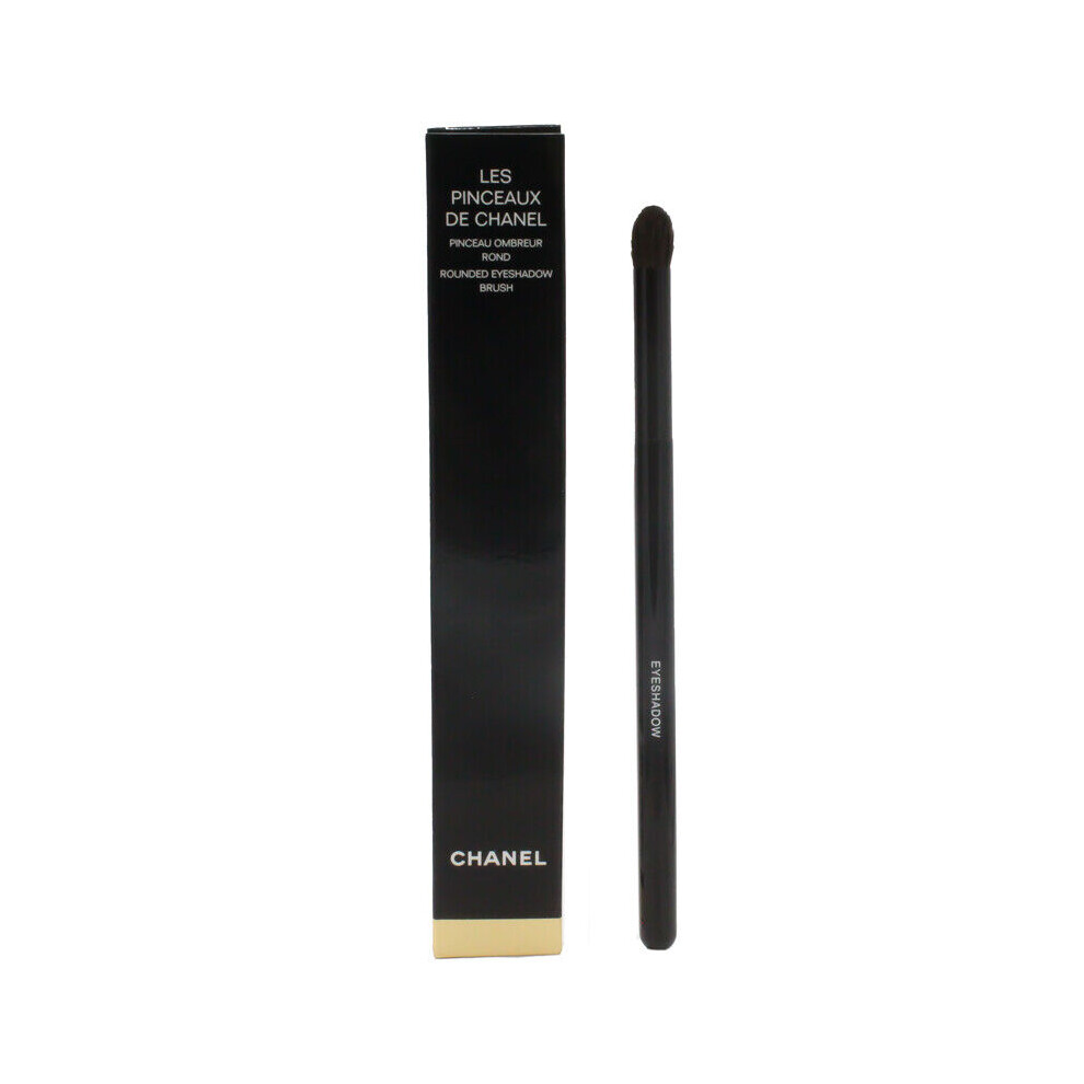 Chanel Les Pinceaux Rounded Eyeshadow Brush