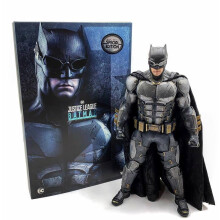 Figurina Hot Toys MMS432 - DC Comics - Justice League - Batman Tactical Batsuit Version Deluxe Version