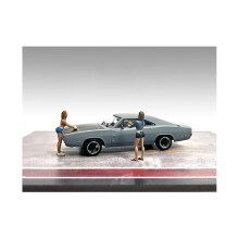 Car Wash Girls Set 2 Jessica and Jennifer 2 Piece Figure Set for 143 Scale Models by American Diorama