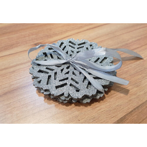 4 Placemats 4 Coasters Set Christmas Snowflake Festive Silver Felt 1