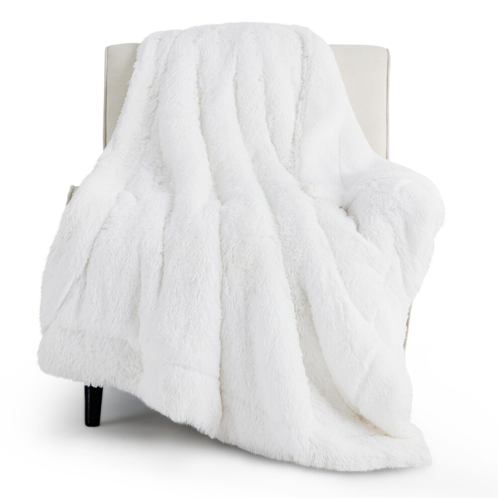 Plaid en fausse fourrure douce et moelleuse Bedsure, blanc ?clatant, 50x60 pouces, 640 GSM ? ?l?gance et confort pour votre int?rieur.