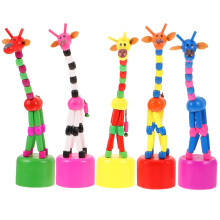 STOBOK 5er Set Holz Giraffe Figur Spielzeug, Fingerpuppen tanzende Giraffen für Kinder (Zufälliger Stil)
