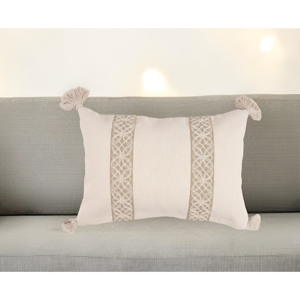 14 X 20 Beige En Groene Geometrische Katoenen Kussenhoes Met Borduurwerk Kwastjes-image