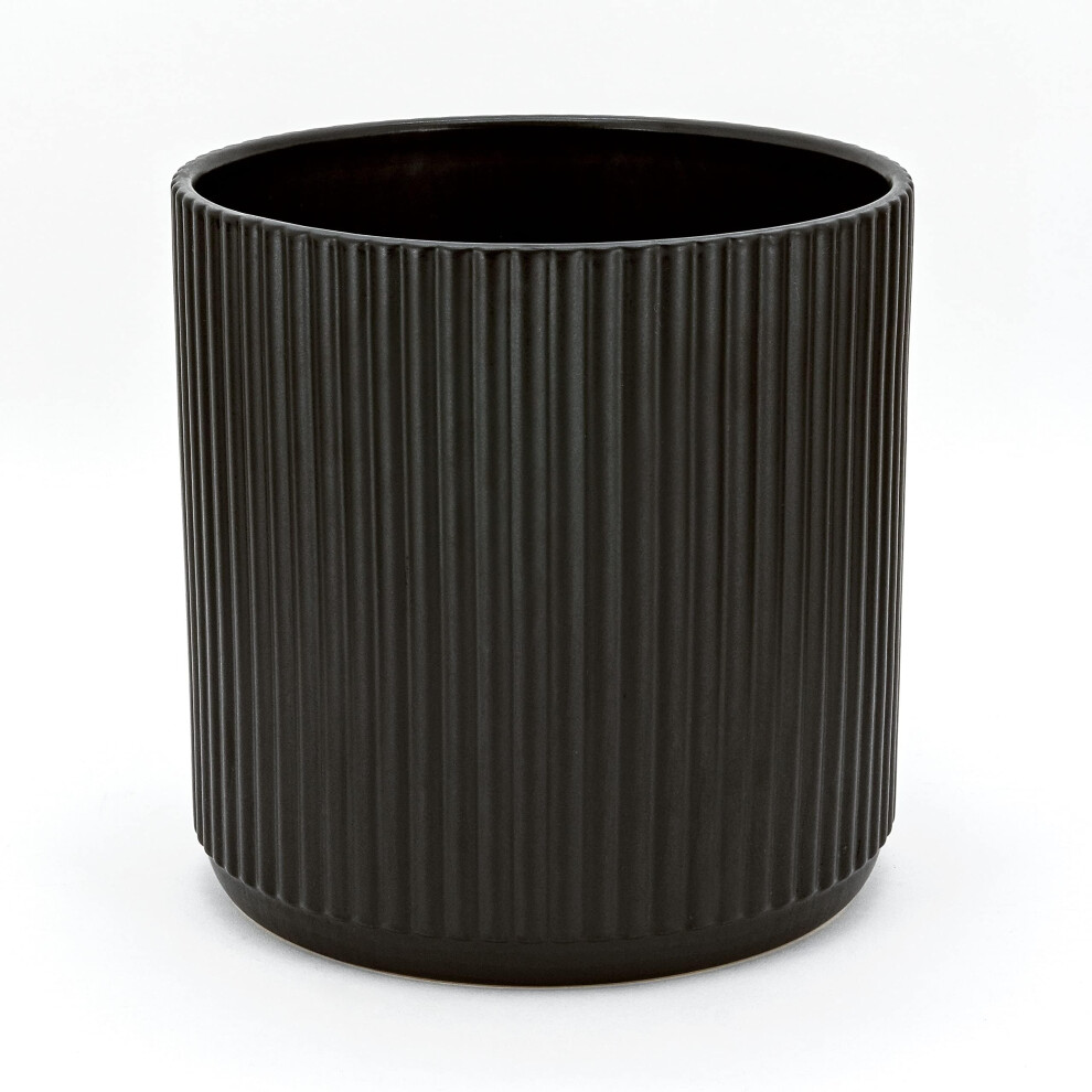 Amazon Basics Fluted Round Ceramic Planter  8Inch  Black