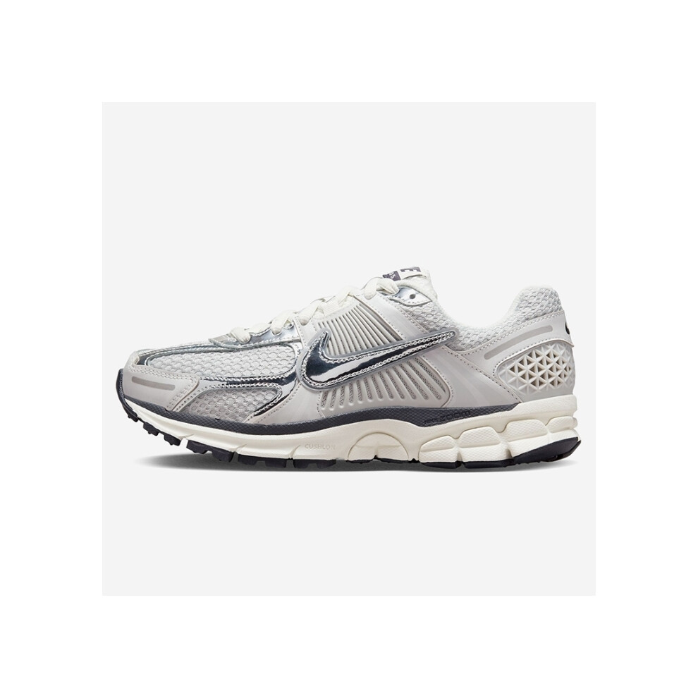 (UK6/EUR39/24.5CM ) Nike Zoom Vomero 5 Photon Dust Men Women's Trainers