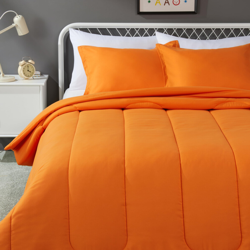 Amazon Basics 3 Piece Microfiber Kids Comforter and Pillow Sham Set Bright  FullQueen  Bright Orange  Solid