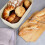 Geräumiger Brotkasten in Cremefarbe mit Bambus-Schneidebrett 7