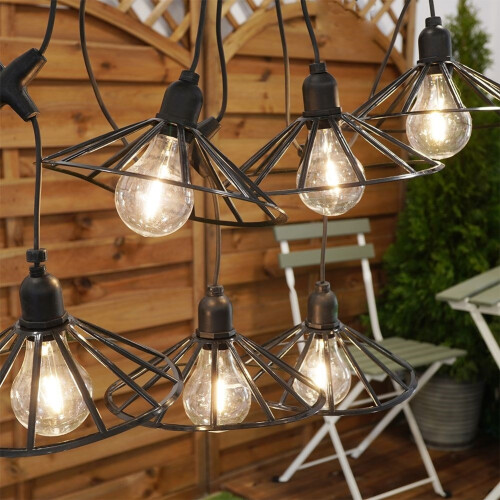 Gartenschleife mit LED-Leuchten und Timer für den Außenbereich 1
