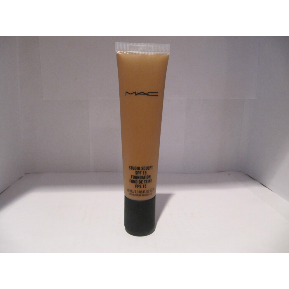 MAC Studio Sculpt SPF 15 Foundation - NW43 - 40 ml / 1.3 oz