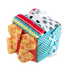 Sviluppo di puzzle per bambini giocattoli cubo magico dadi strumenti per l'educazione precoce e l'apprendimento.