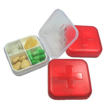 Scatola per medicinali con 4 scomparti della Croce Rossa