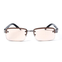 Occhiali da lettura in cristallo brown e white con montatura perforata comodi da indossare