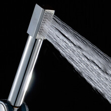 Doccia a mano universale con aumento di pressione per risparmio d'acqua soffione a pioggia