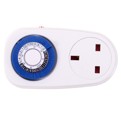 24 - uurs inplugbare mechanische timer 16A geaarde stekker timer schakelaar socket VK 220V - 240V 2
