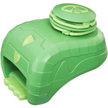 PJ Masks Gekko Hero Gauntlet Preschool Toy, Gekko Costume and Dress-Up Toy with Spinning Gekko Shield for Kids Ages 3 and Up
