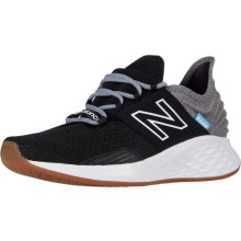 Tênis New Balance Feminino Fresh Foam Roav V1, Preto/Alumínio Claro, 7 M US