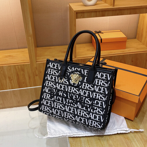 (Black) Lettered shoulder crossbody tote bag
