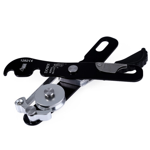 XINDA Rock Climbing Manual Control Descender Downhill Climbing Slow Descender Self Locking Device 1