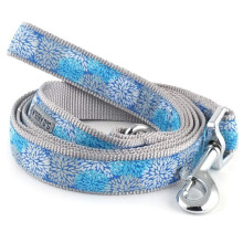 Cinele de cine al mamei este cuvntul cine lesa durabil ?i confortabil din nylon leashes pentru mers se potrive?te cu cini de dimensiuni mari