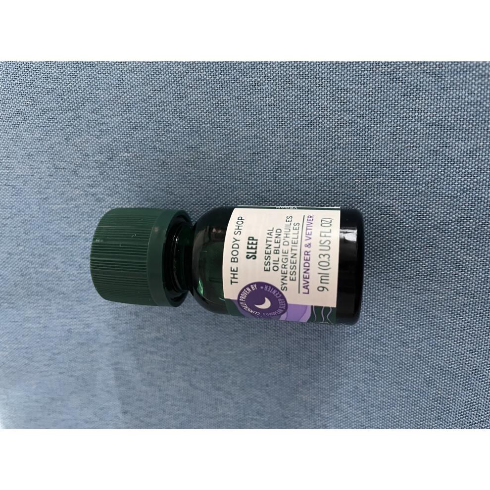 The body shop sleep essential oil blend - lavender & vetiver - 9ml