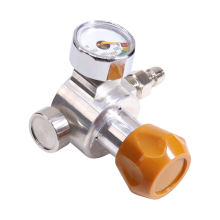 Náplň s adaptérom CO2 fľaša s tlakomerom 2000 Psi pre fľašu DUO/TERRA/ART s rýchlym pripojením, strieborná