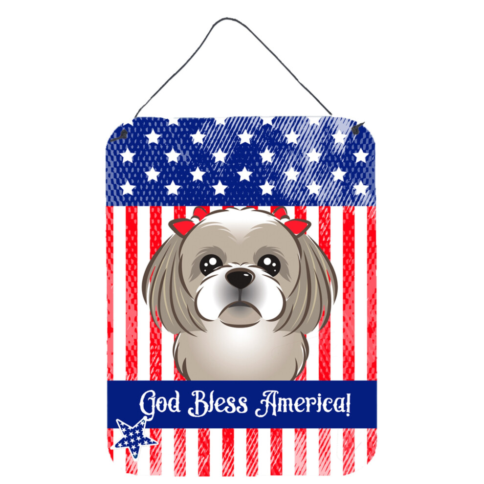 ""Caroline's Treasures God Bless American Flag Con Stampe Shih Tzu Grigio Argento Da Appendere Alla Parete O Alla Porta BB2180DS1216 16HX12W Multi-image