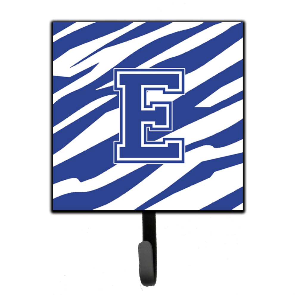 """"Caroline's Treasures CJ1034-ESH4 Letter E Initial Tiger Stripe Blauw En Wit Leash Holder Of Sleutelhanger Klein Veelkleurig""""-image