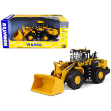 Kolesov nakladac Komatsu WA500-7 v mierke 1/50 od First Gear