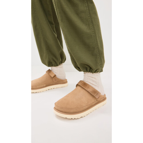 UGG UGG Women's Goldenstar Clog  Chestnut  8 2