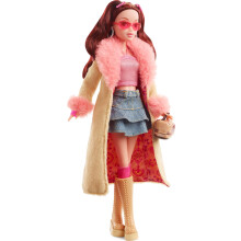 Poupée Barbie Signature My Scene et accessoires Chelsea dans une tenue inspirée des années 2000 avec un haut papillon, un jean cargo, un sac en j