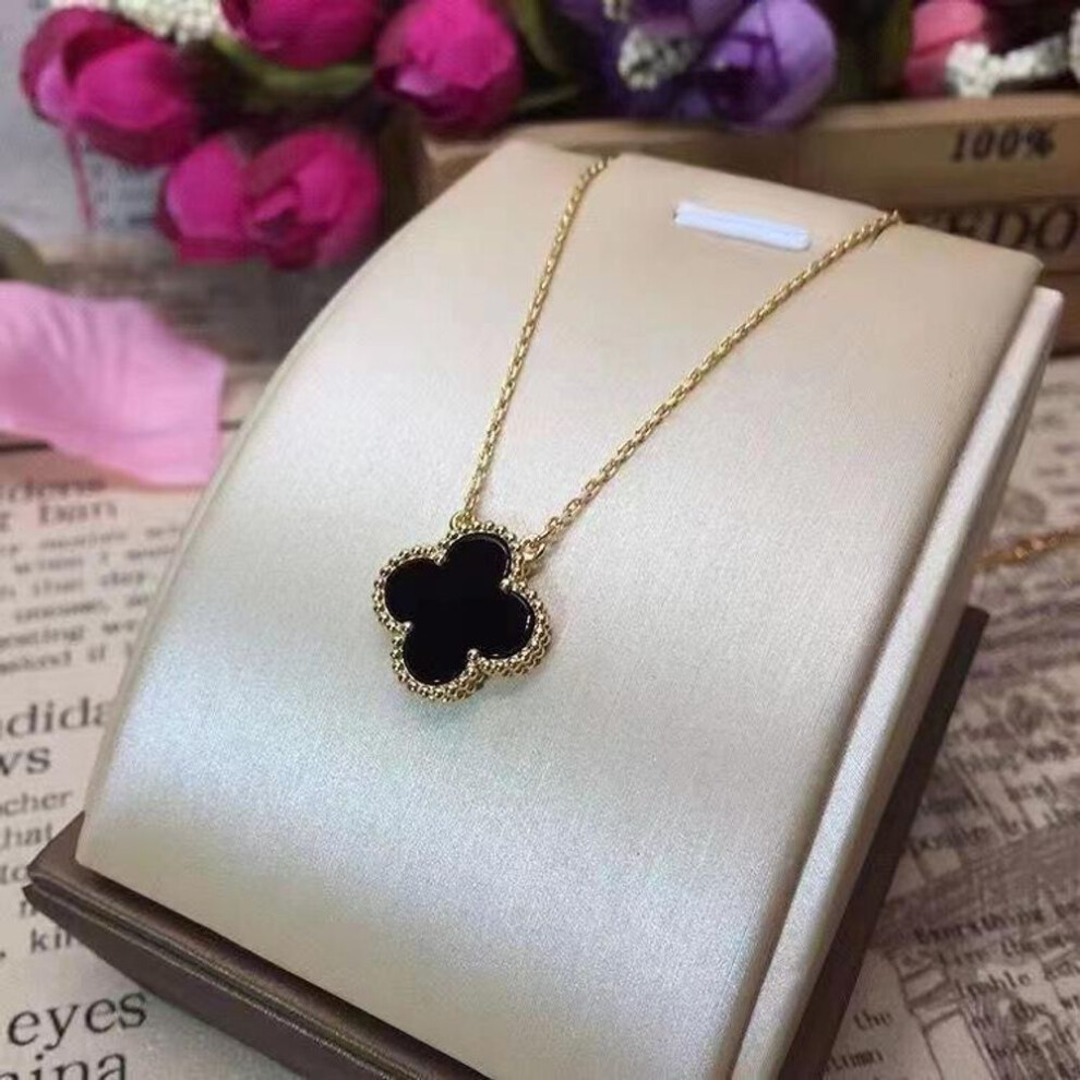 (black) High-grade Four-leaf Clover Necklace Titanium Steel Double-sided Gift Girlfriend Simple Hundred Matching Ladies Necklace
