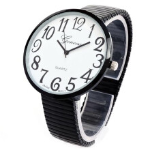 Schwarze, supergroe Uhr mit flachem Stretchband und leicht ablesbarer Uhr