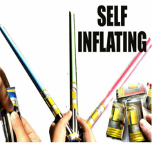 6 X selbstaufblasende Stern-Lichtschwert 70cm Wars Party Tasche Füller Spielzeug Gefälligkeiten