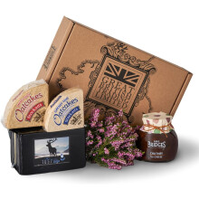 Scottish Cheese Gift Hamper with 1KG 1057 Cheddar, Chutney and Orkney Oatcakes from GREAT BRITISH TRADING