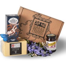 English Cheese Gift Hamper with 1KG English Cheddar, Sea Salted Crackers, and Caramelised Onion Marmalade.