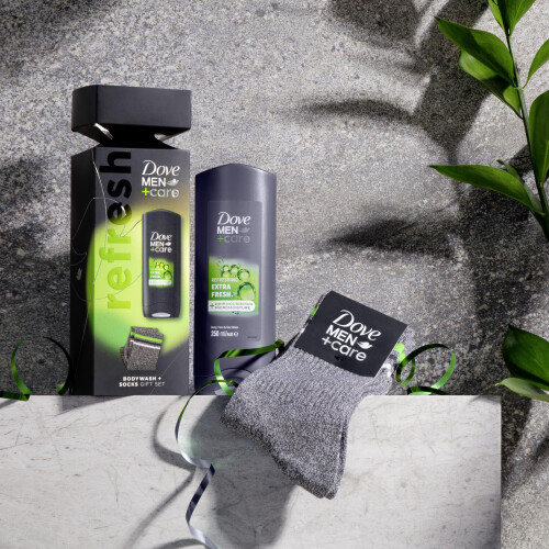 Dove Men+Care Extra Fresh Bodywash & Socks Gift Set 2