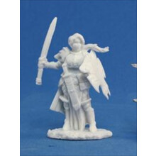 Reaper Trista Female Warrior (1) Miniature