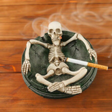 (Skull Ashtray, One Size Fits All) Unique Skull-Shaped Resin Ashtray - Perfect for Home Decor & Halloween Gifts, Durable Aluminum/Tin Construction