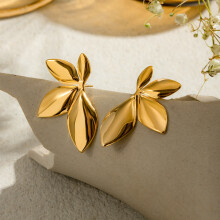 (Gold) Luxurious Lightweight Leaf And Flower Stud Earrings For Womens Style Modern