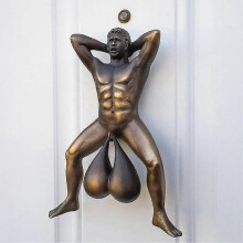 (style1) Funny Door Knocker Figure Heavy Phallus Balls Doorbell Hanging Sculpture Special Decoration Golden Pendant Home Decorations Zekai